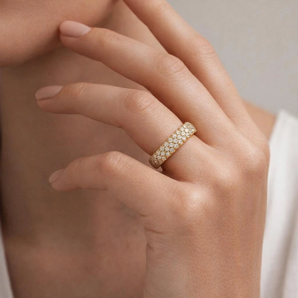 Anillo ancho con circos