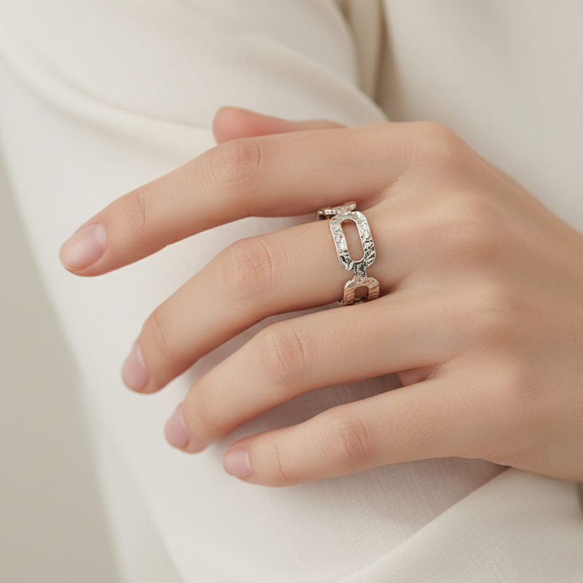 Anillo eslabones martelé
