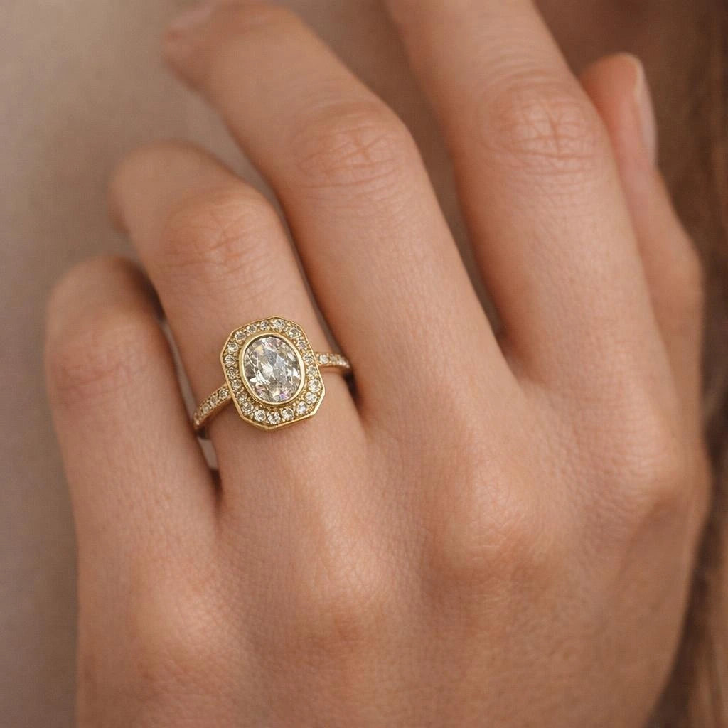 Anillo octogonal con circo central