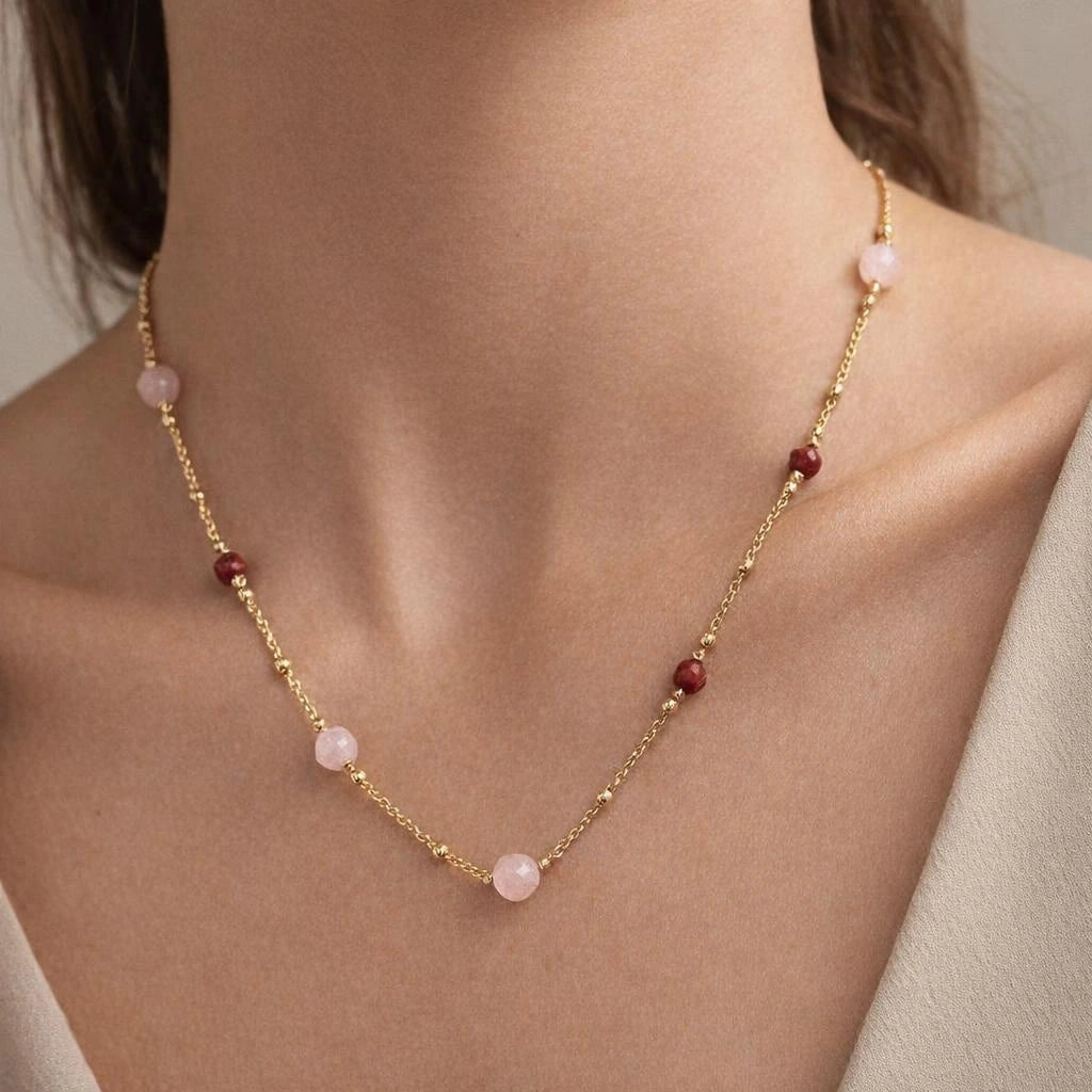 Collar largo bolas rosas