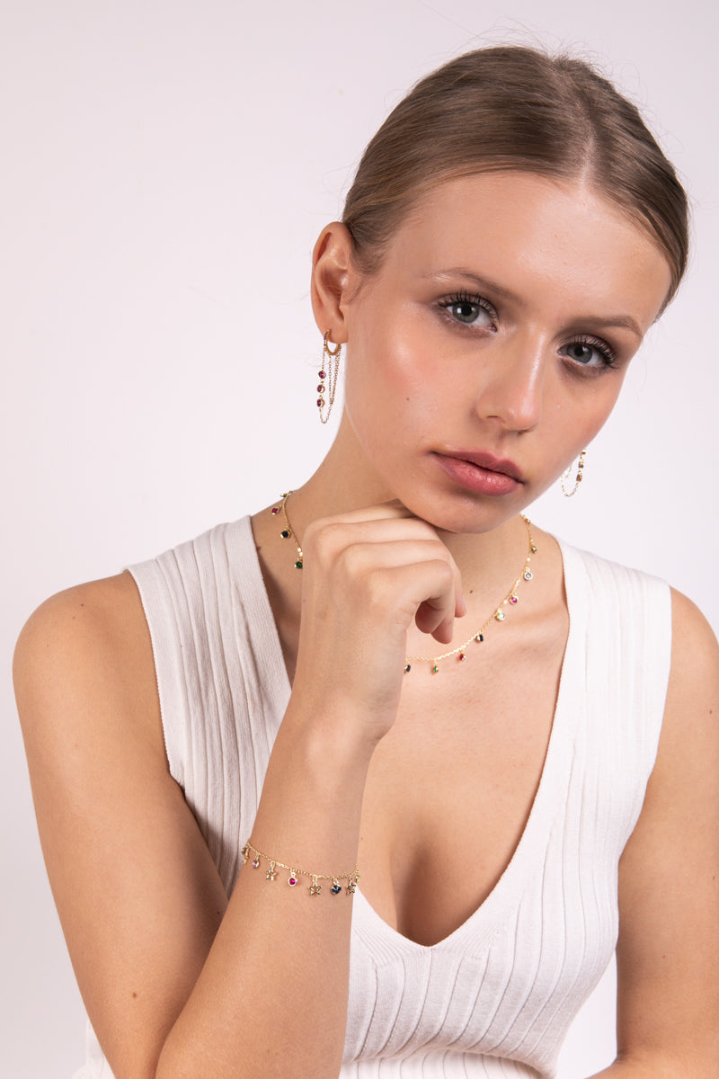 Aros con doble cadena y circos rojos